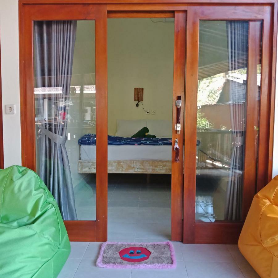 Backpackers Home Amed Luaran gambar