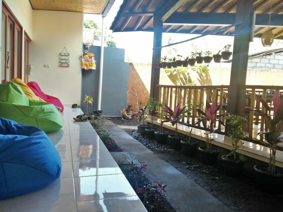 Backpackers Home Amed Luaran gambar